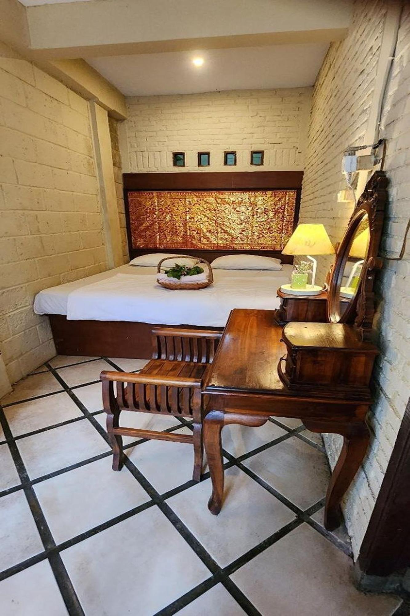 Nila House, Sharia Family Guest house Jakarta