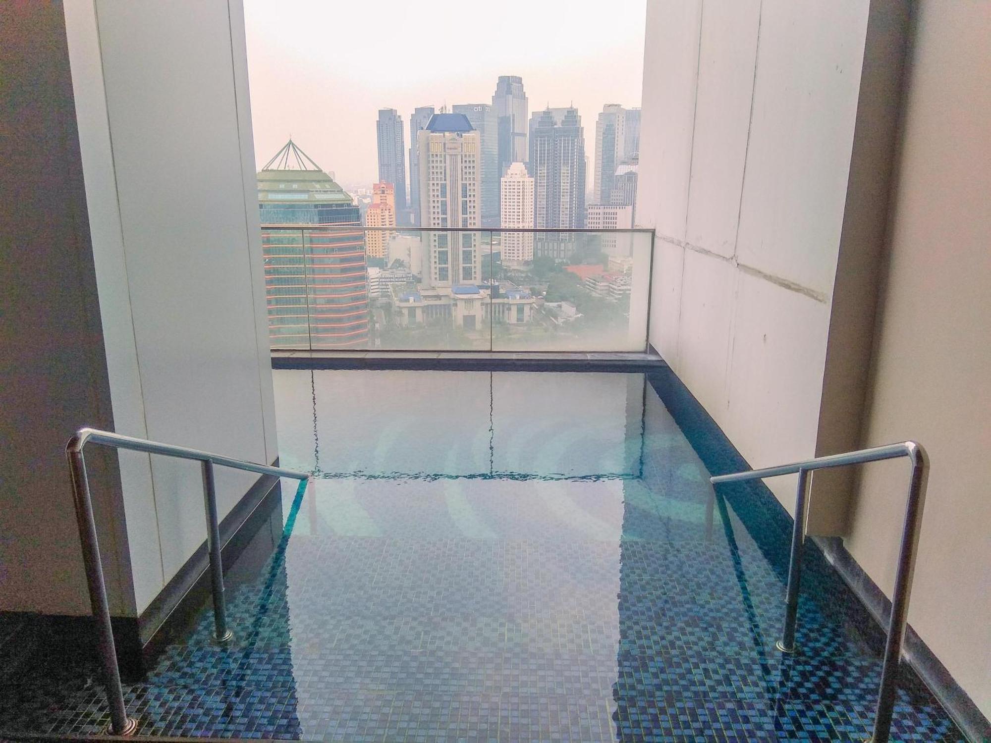 Appartement Cozy Living And Tidy 2br Ciputra World 2 By Travelio *