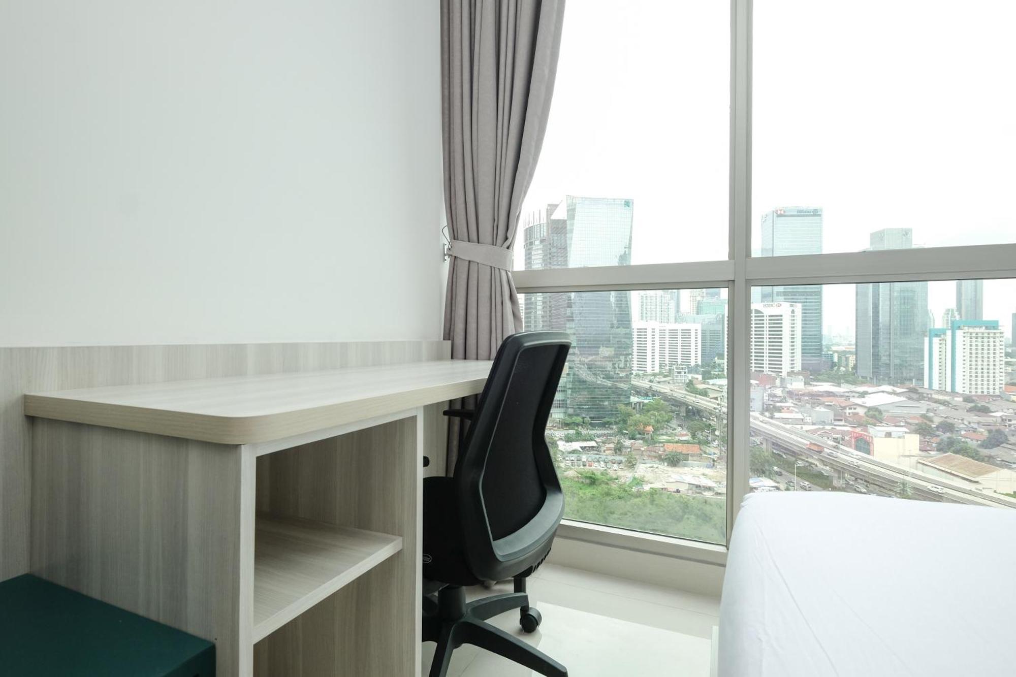 Cozy Living And Tidy 2br Ciputra World 2 By Travelio Jakarta