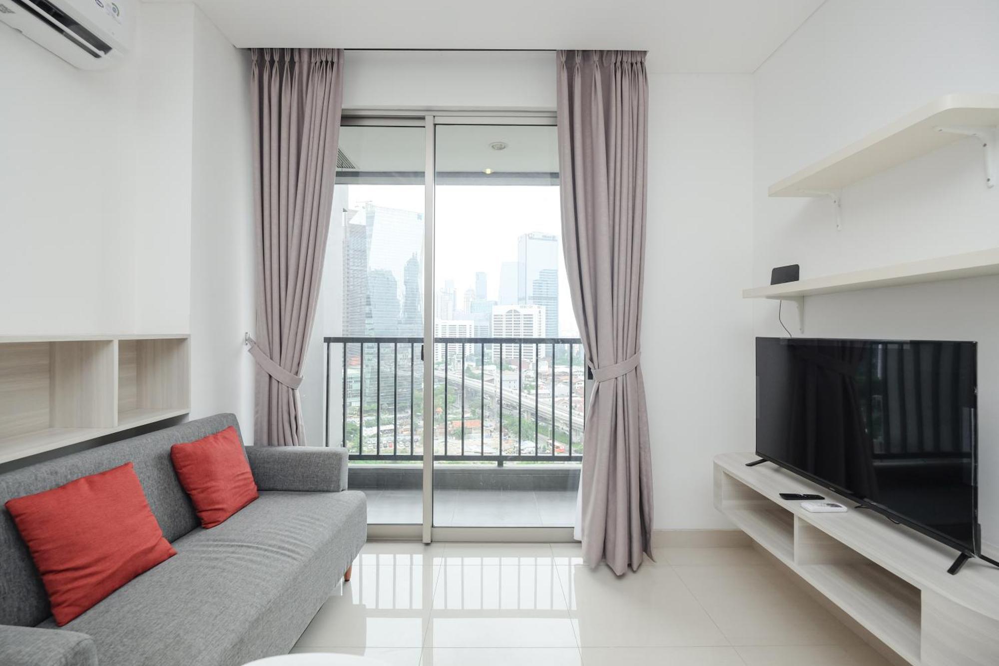 Cozy Living And Tidy 2br Ciputra World 2 By Travelio * Jakarta