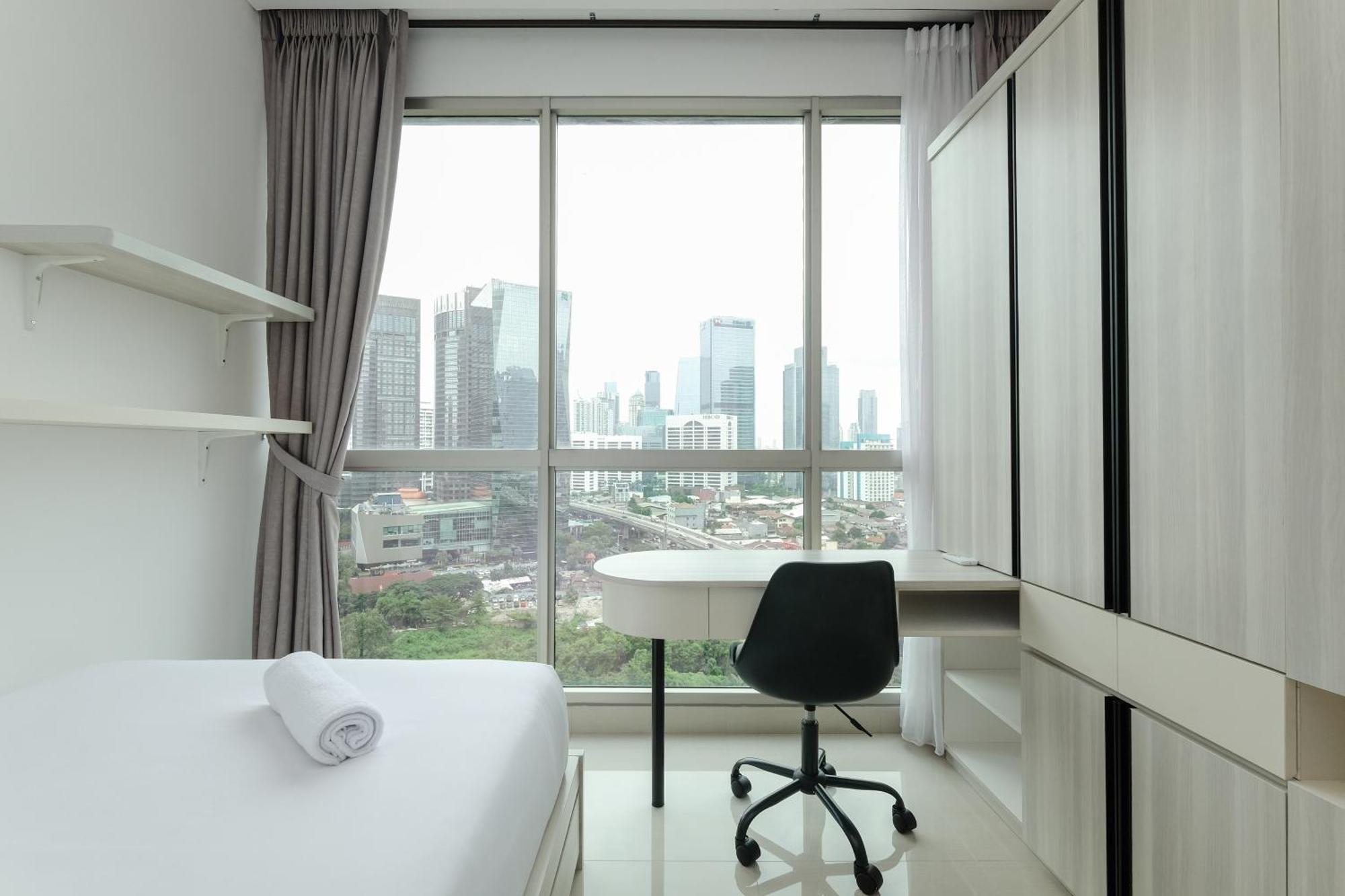 Cozy Living And Tidy 2br Ciputra World 2 By Travelio * Jakarta