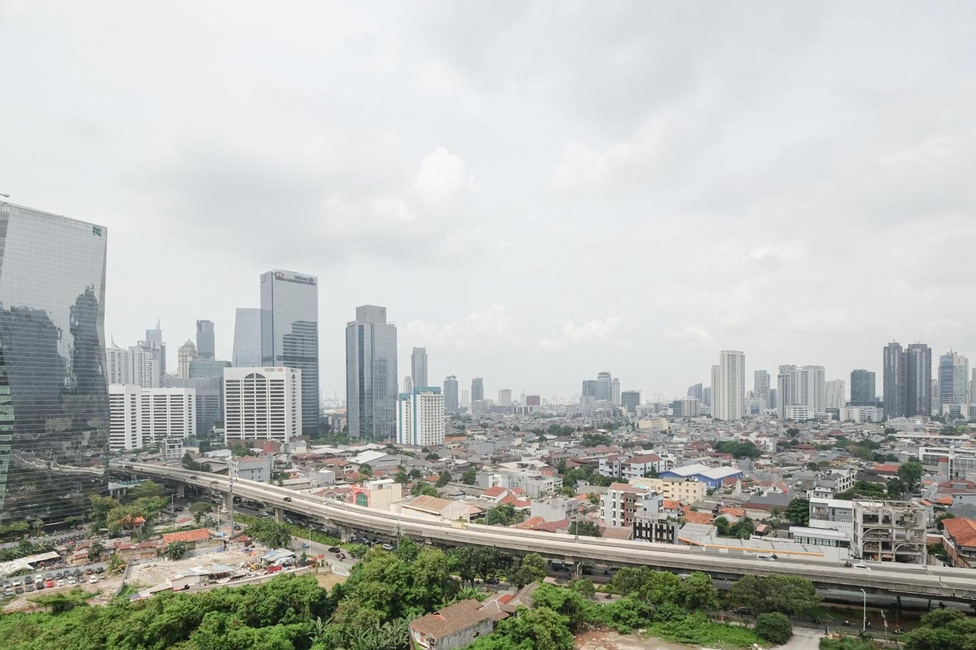 Cozy Living And Tidy 2br Ciputra World 2 By Travelio Jakarta