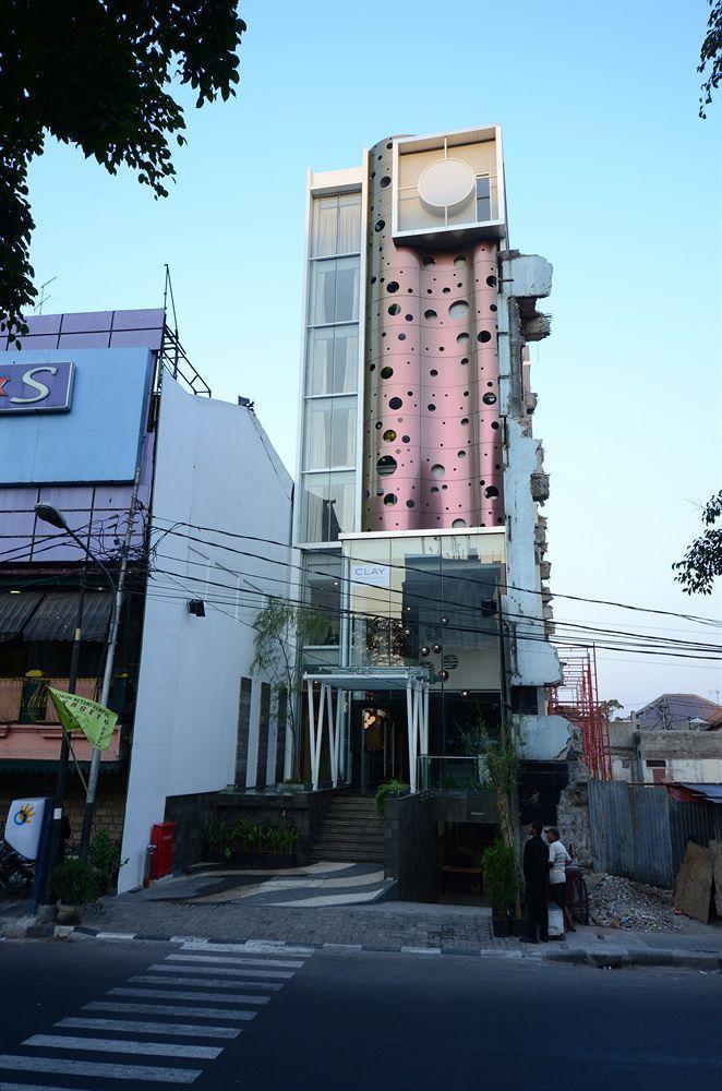 Clay Jakarta