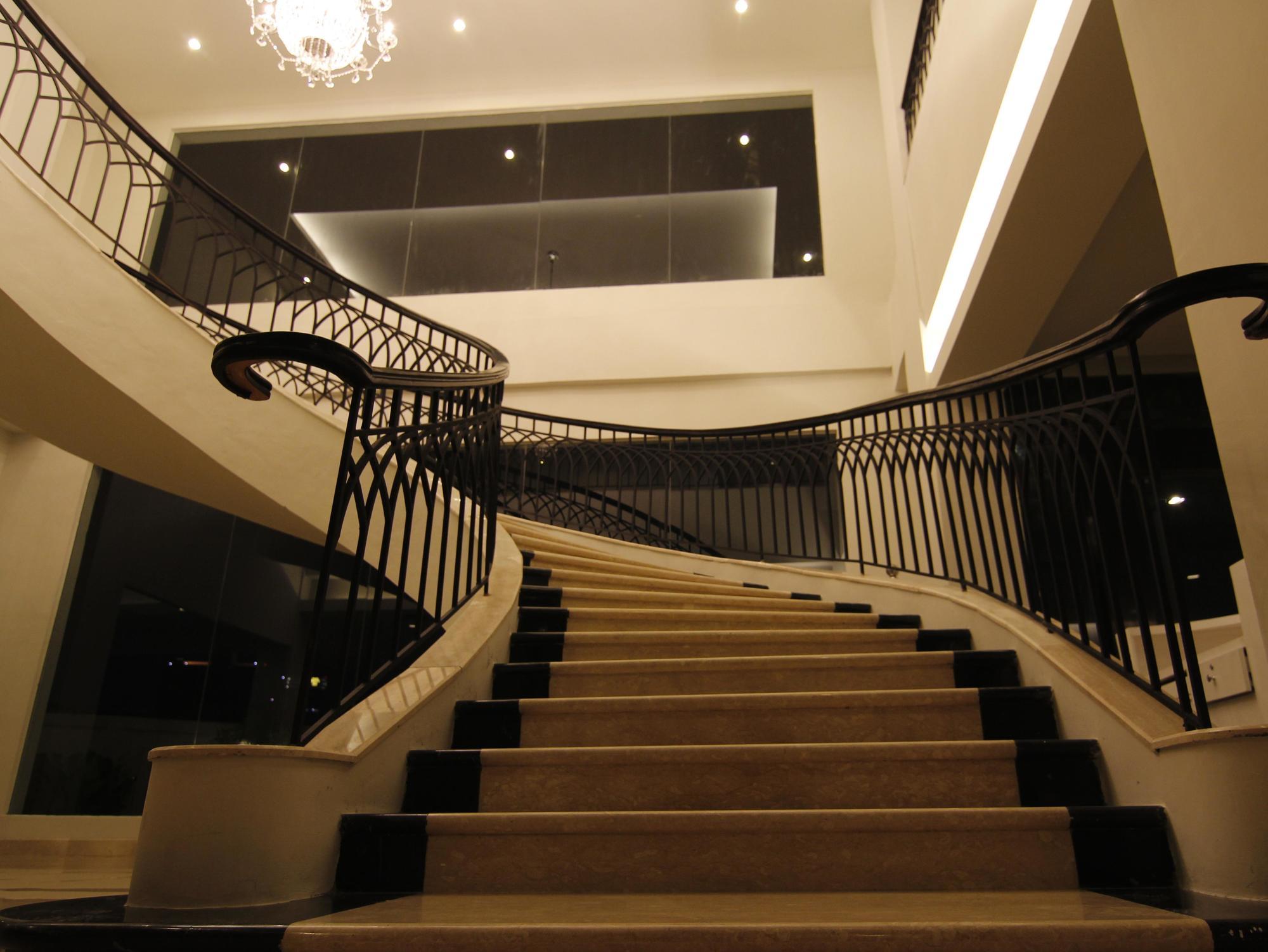 Diradja Hotel 3*
