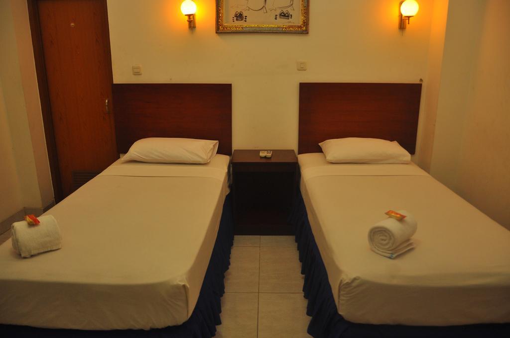 Hotel New Idola 2*