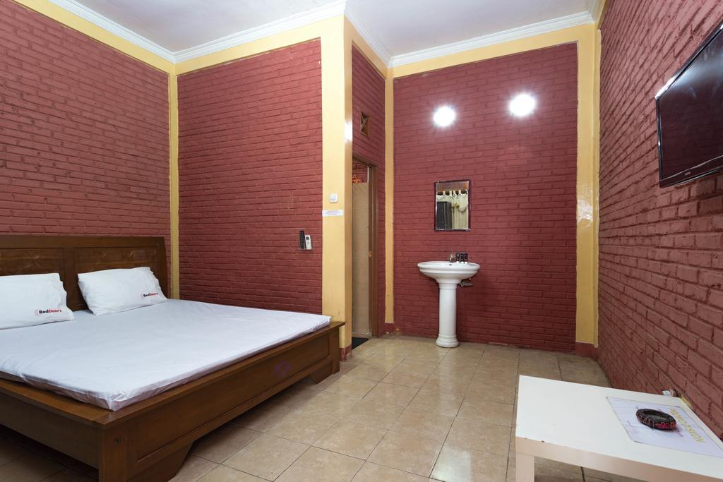 Nhà khách Reddoorz @ Penggilingan Cakung 2*