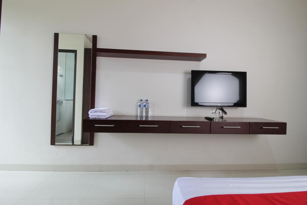 Reddoorz Near Ambassador Mall Gasthof Jakarta