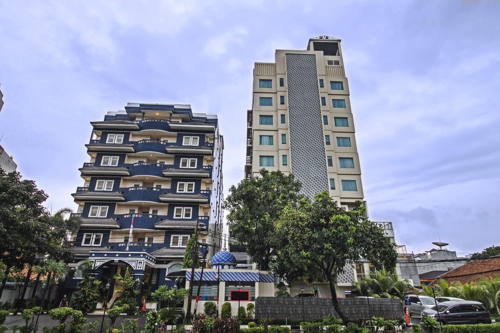 Reddoorz Premium @ Thamrin Kebon Sirih Jakarta