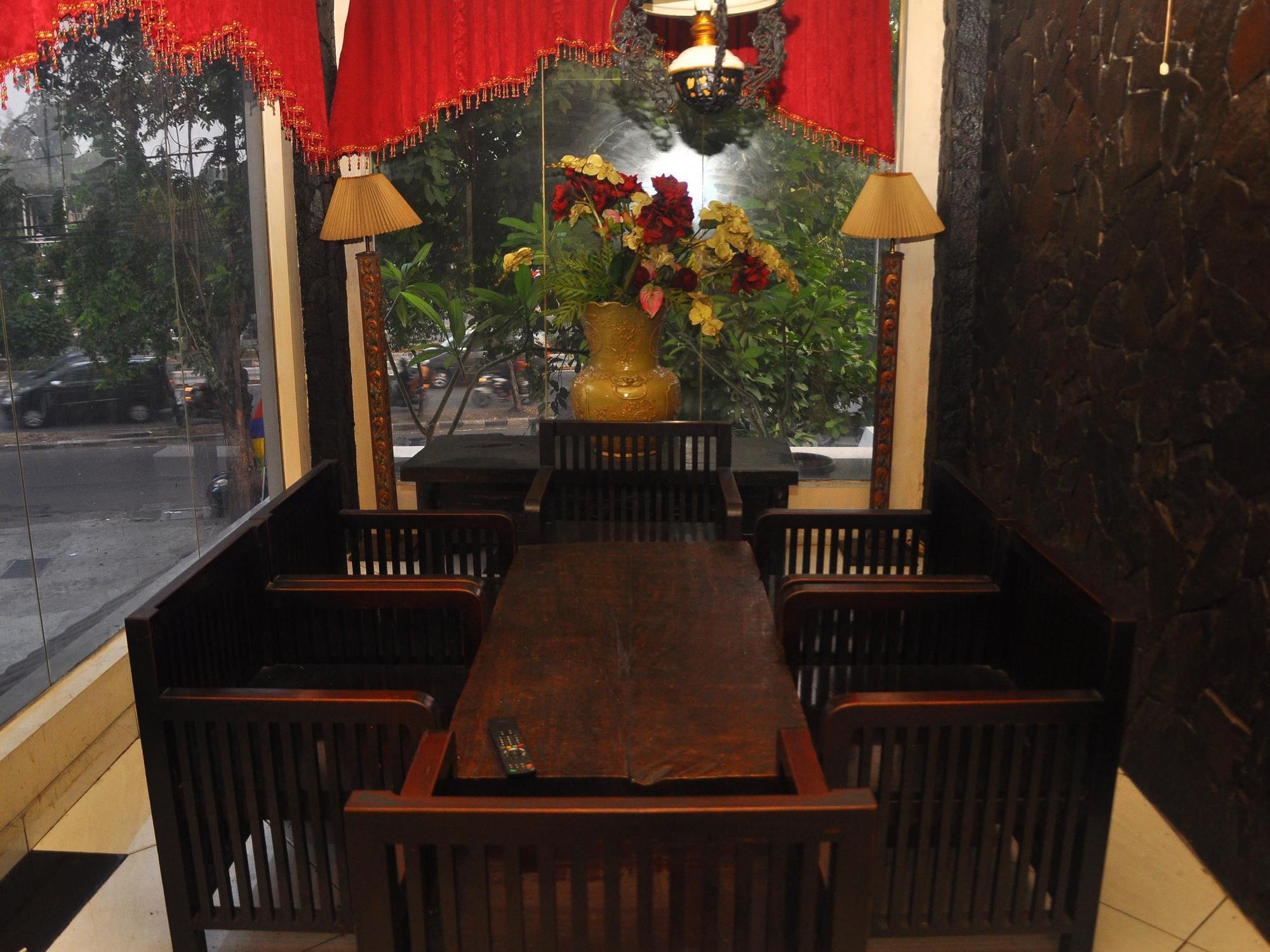 New Idola Hotel 2*