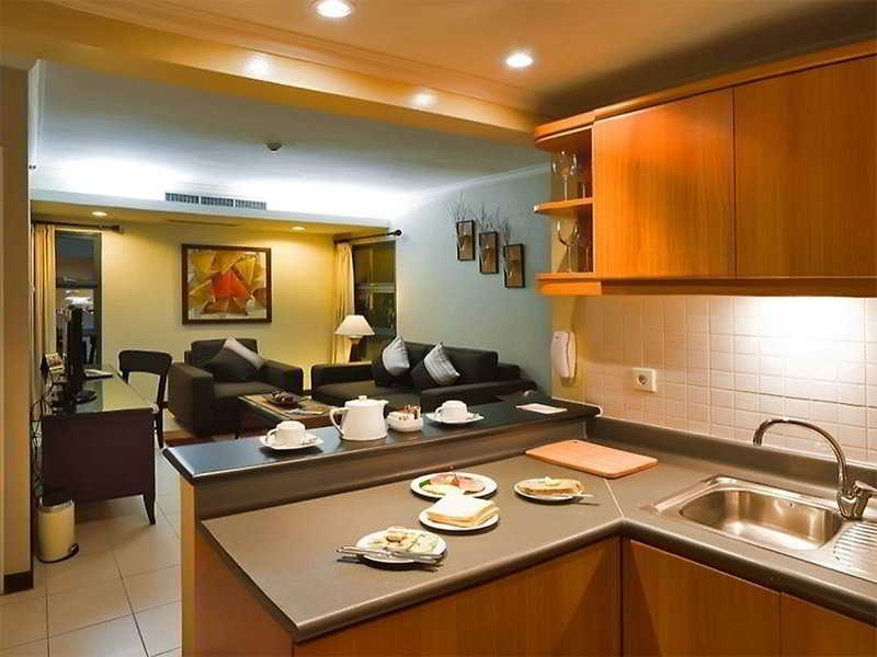Grand Tropic Hotel
