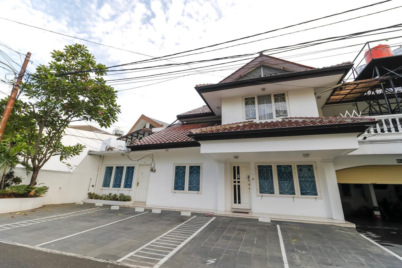 Guest house Reddoorz @ Tendean