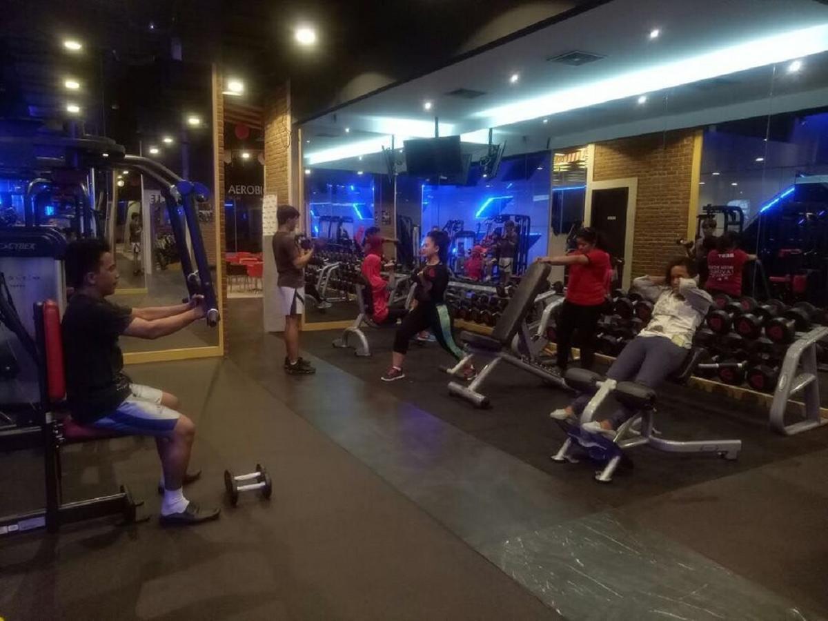 Ozone Pantai Indah Kapuk Hotel 3*