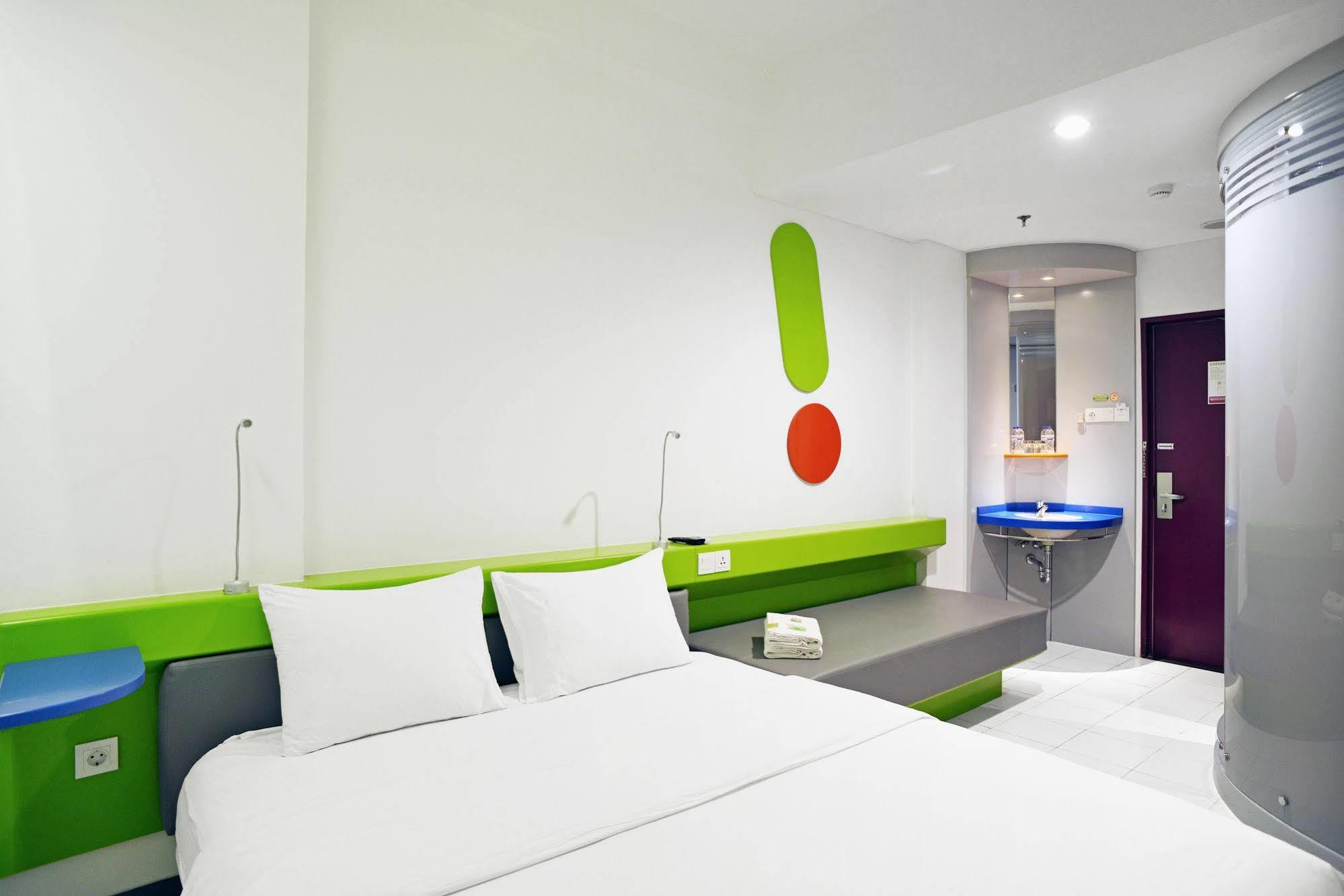 Hotel Pop! Kemang 2*