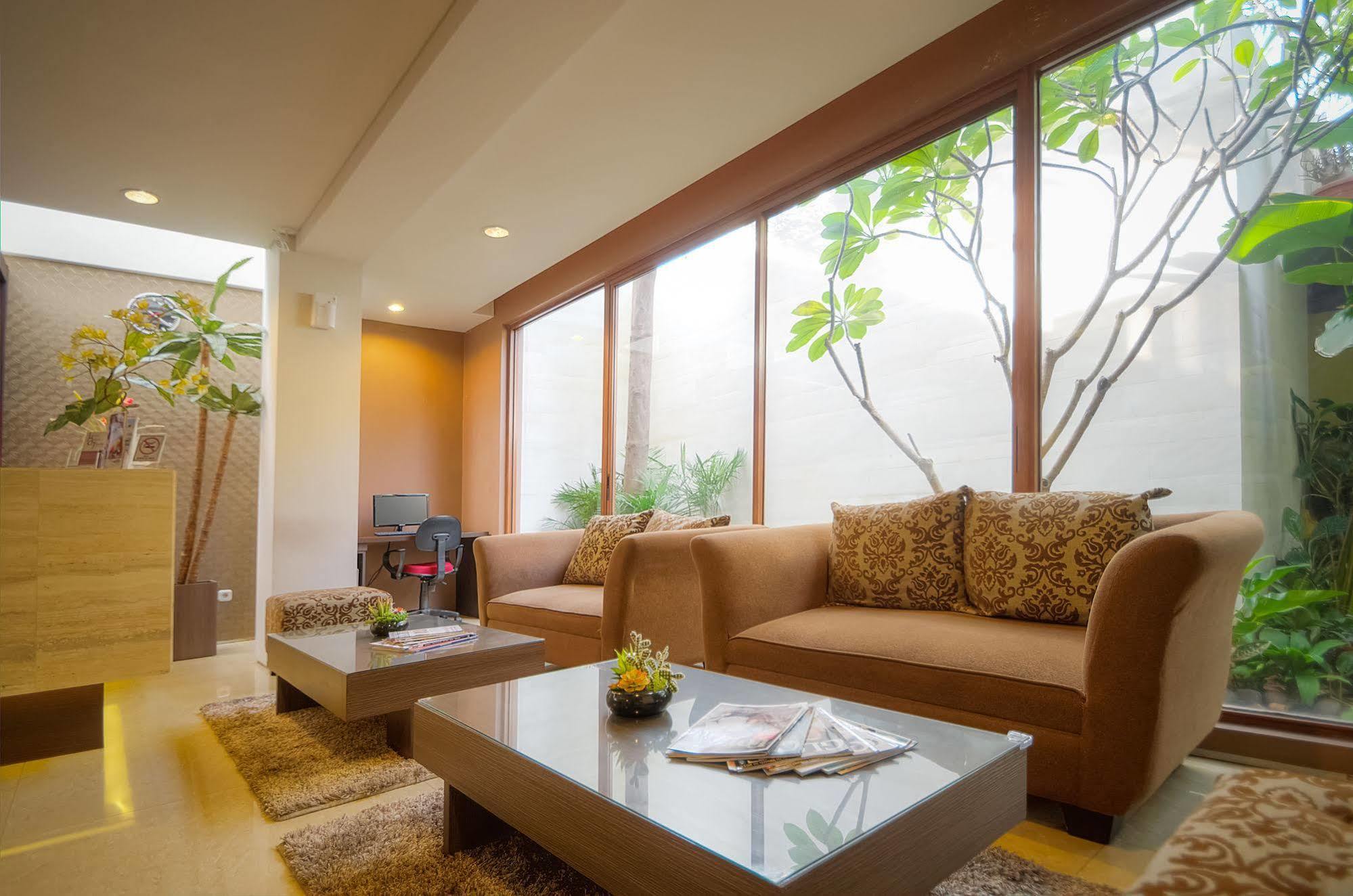 Rasuna Mansion Hotel 2*