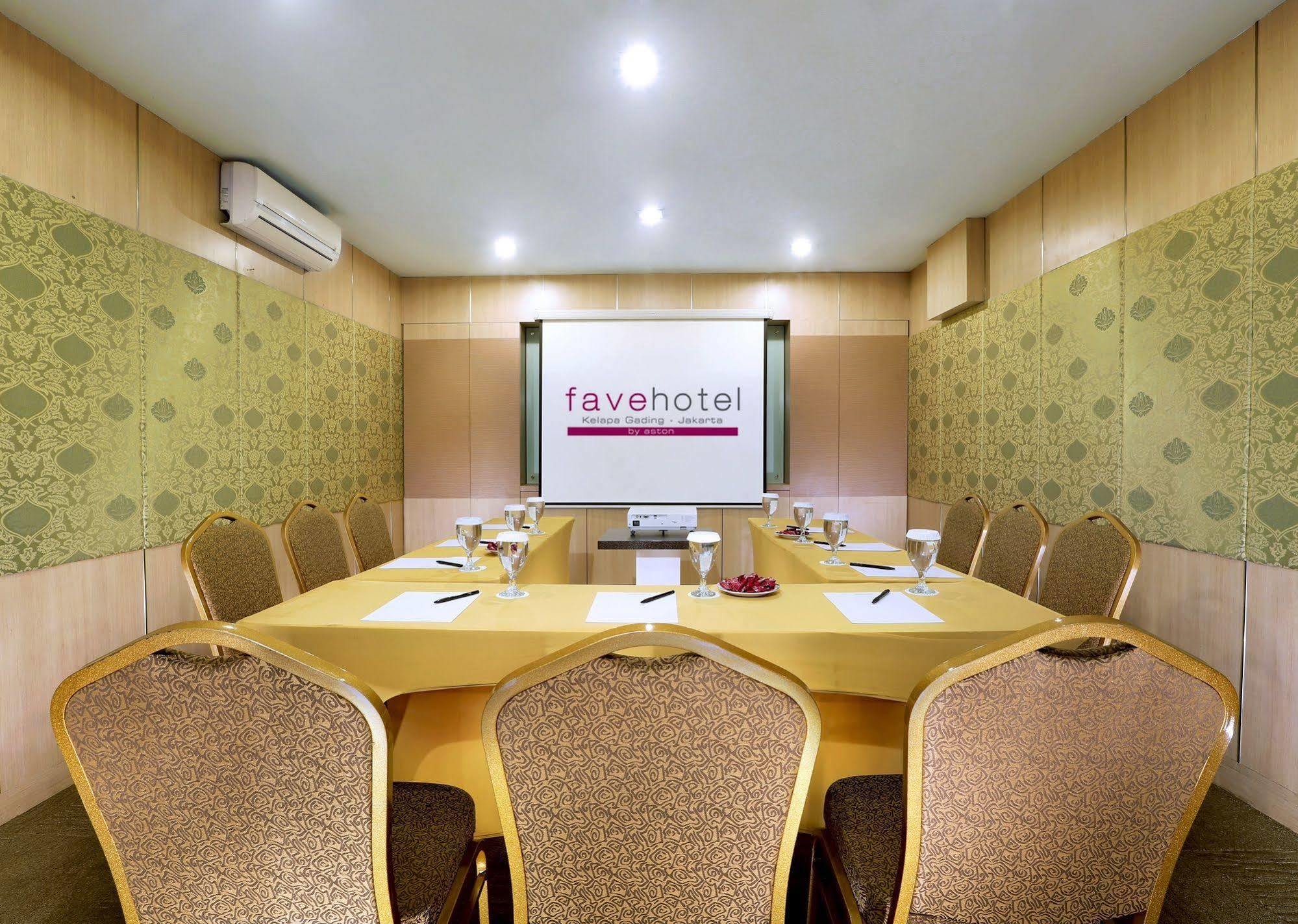 Hotel Favehotel Kelapa Gading 3*