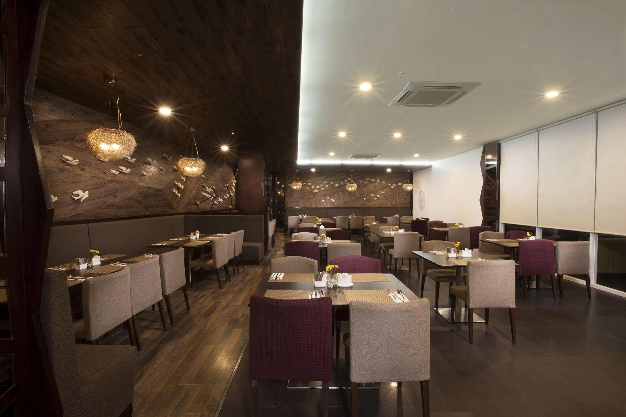 Oak Tree Urban Hotel 3*
