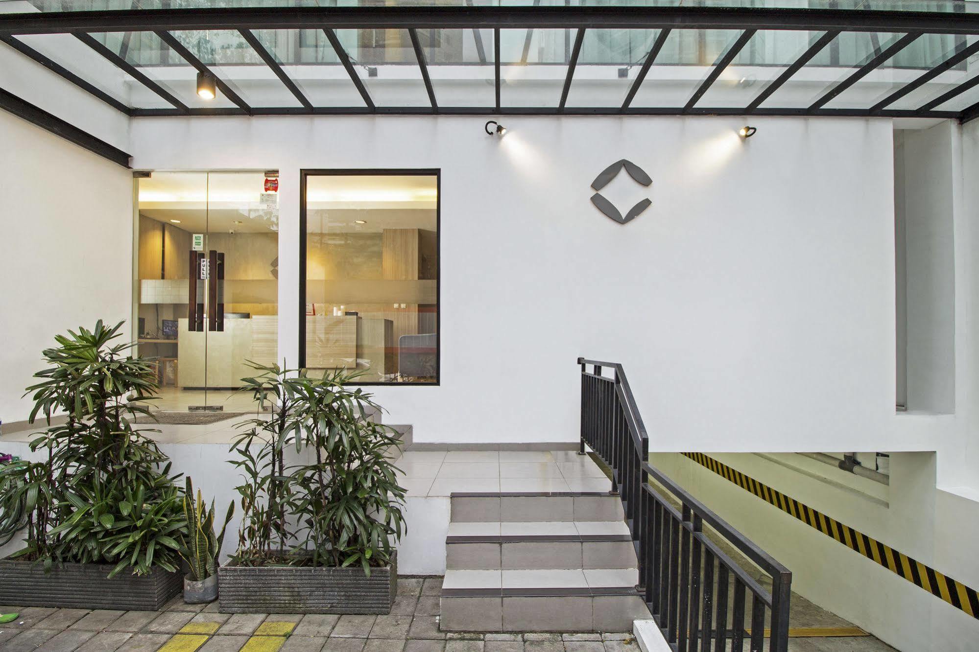 Wisma tamu Reddoorz @ Setiabudi Eight Jakarta