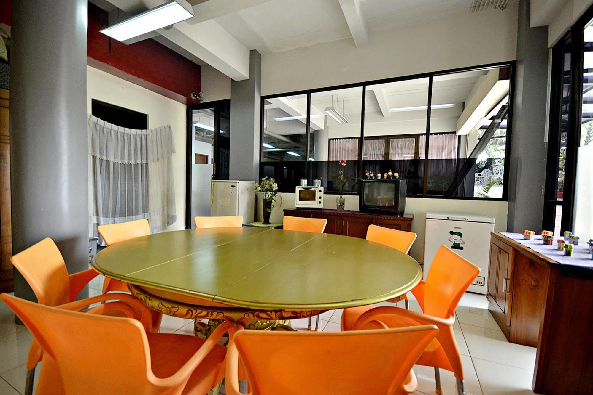 Zen Tebet Gudang Peluru Jakarta