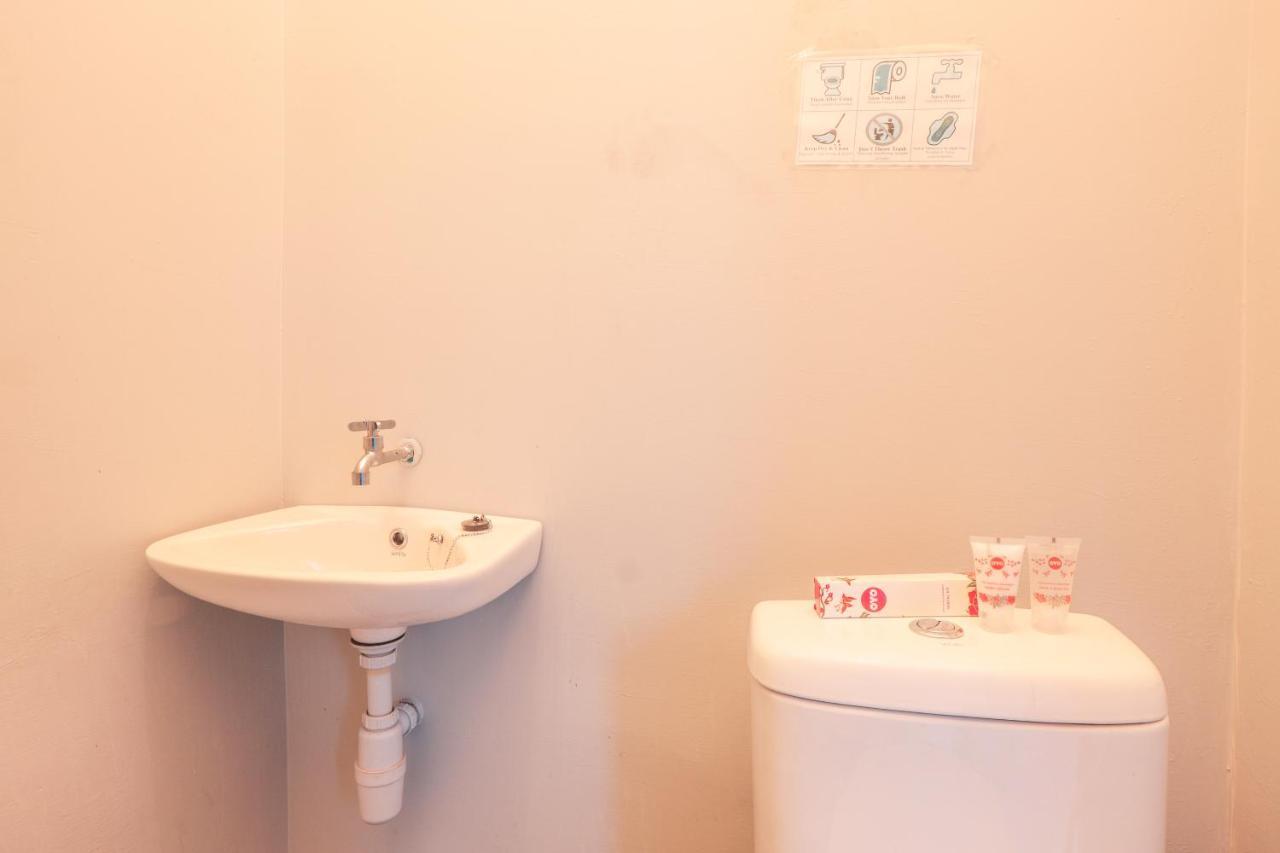 Oyo 208 G House Hotel 2*