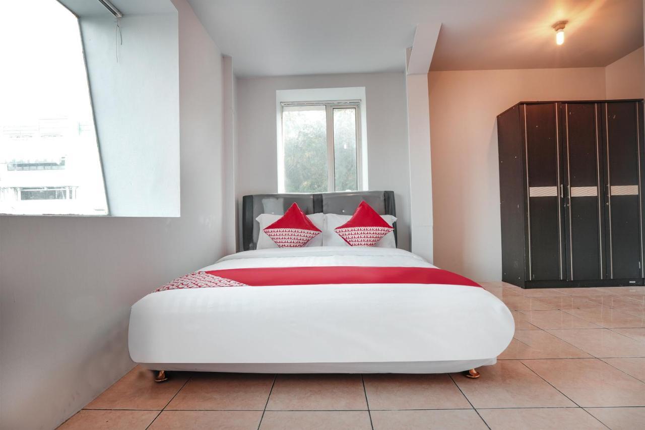 Hotel Oyo 208 G House 2*