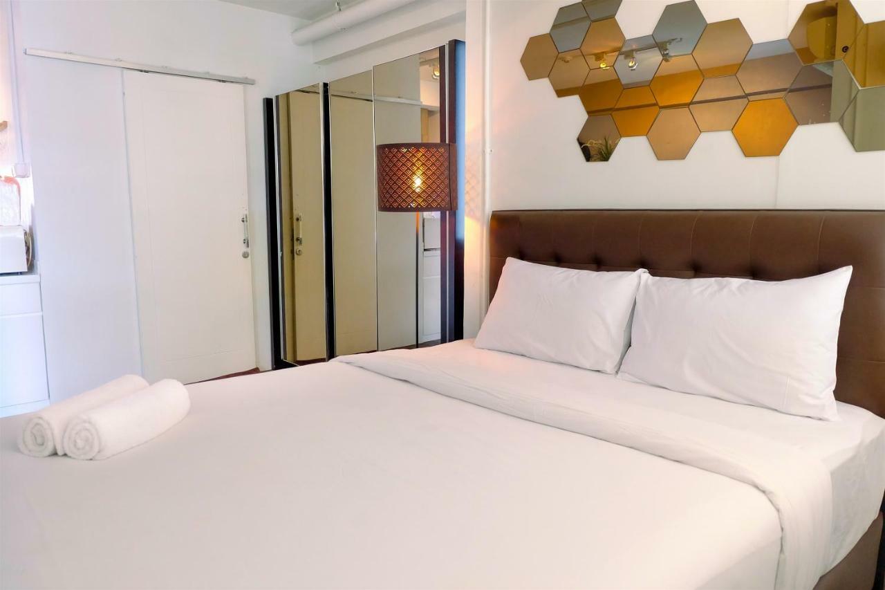 Large And Minimalist At Pakubuwono Terrace By Travelio * Jakarta