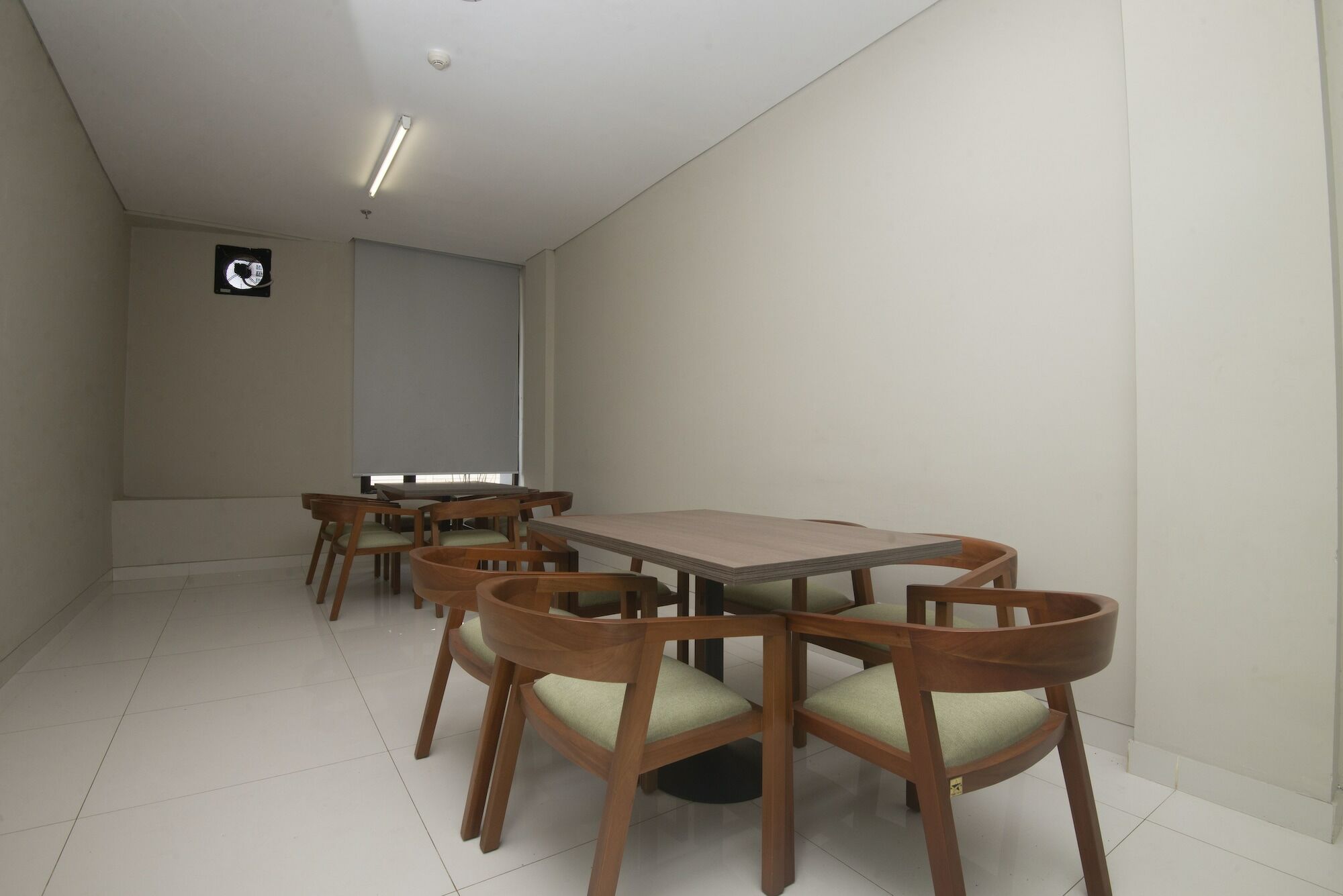 Urbanview Sleepzzz Equestrian 3* Jakarta