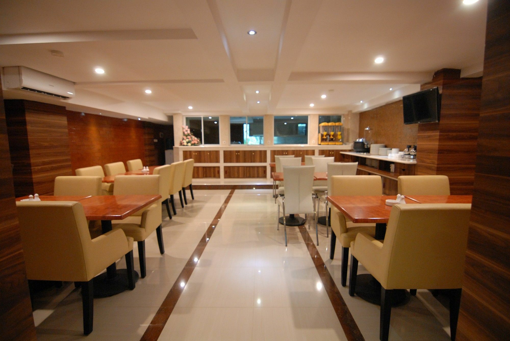 Grand Kasira Hotel