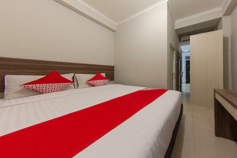 Oyo 657 Elite Park Mall By Tos Hotel