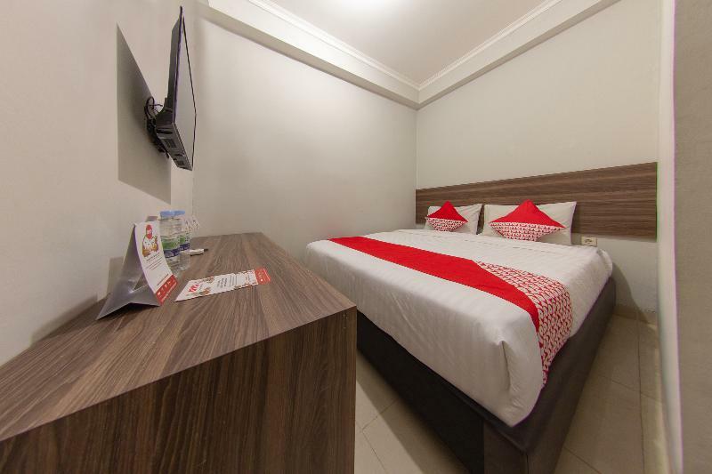 Hotel Oyo 657 Elite Park Mall By Tos 2*