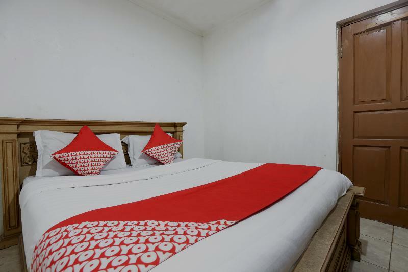 Reddoorz Near Tomang 2 Guest house 2*