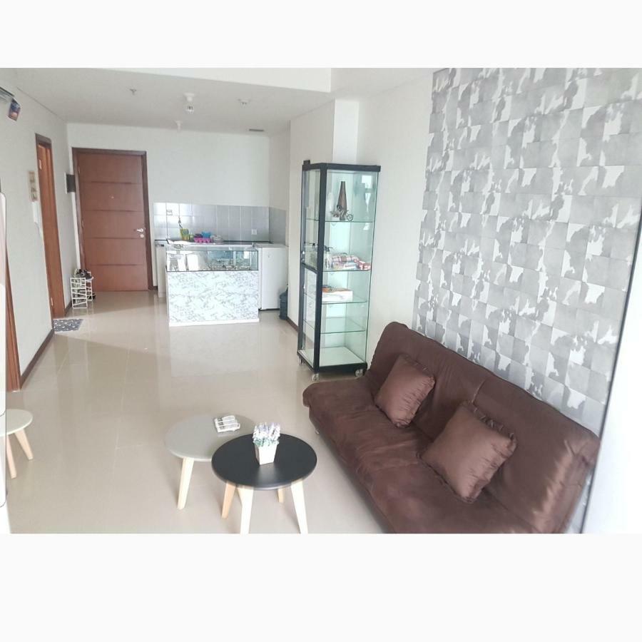 4 Bed Sleeping By The Sea Apartment Jakarta