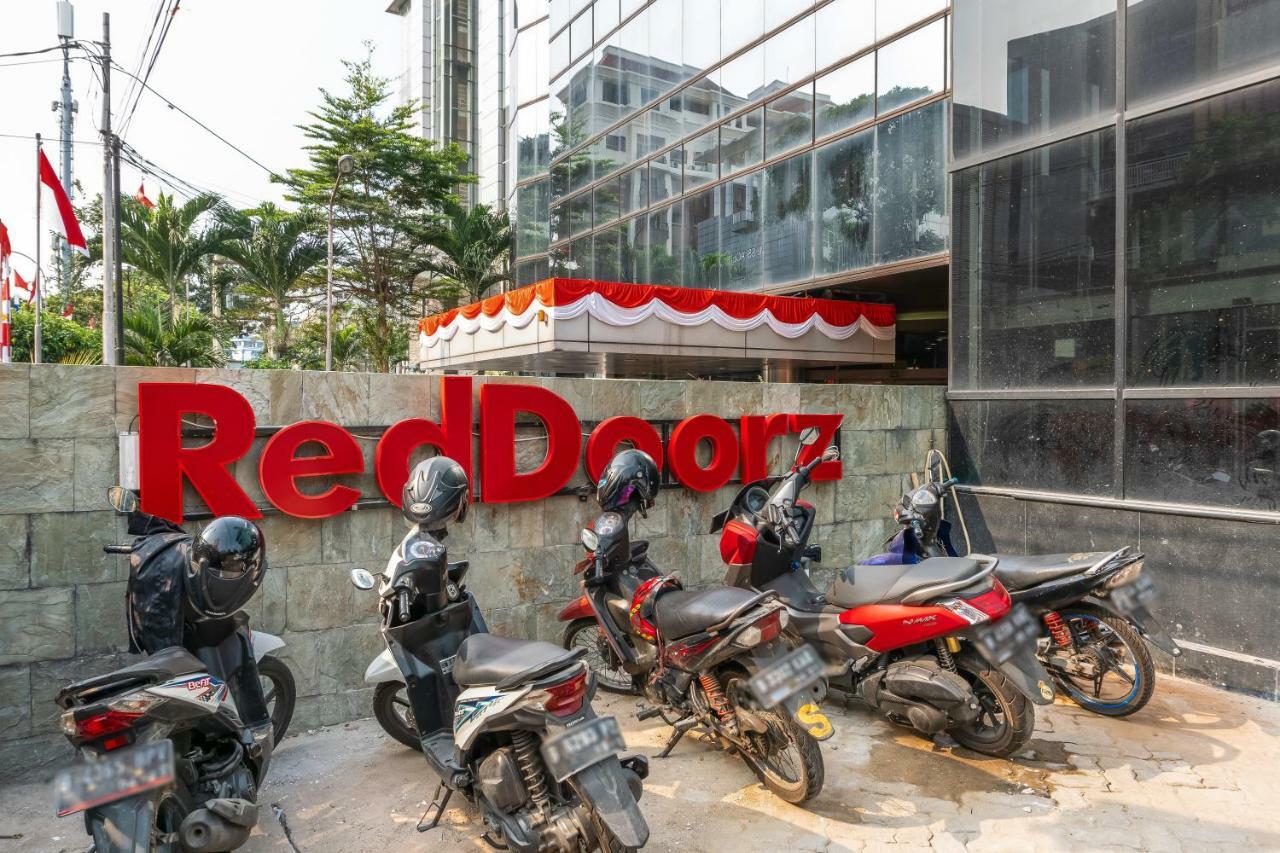 Reddoorz Near Taman Ismail Marzuki Gasthof 3*