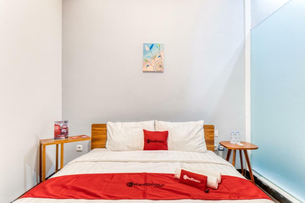 Reddoorz Near Taman Ismail Marzuki Gasthof 3*