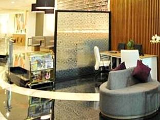 Clay Hotel