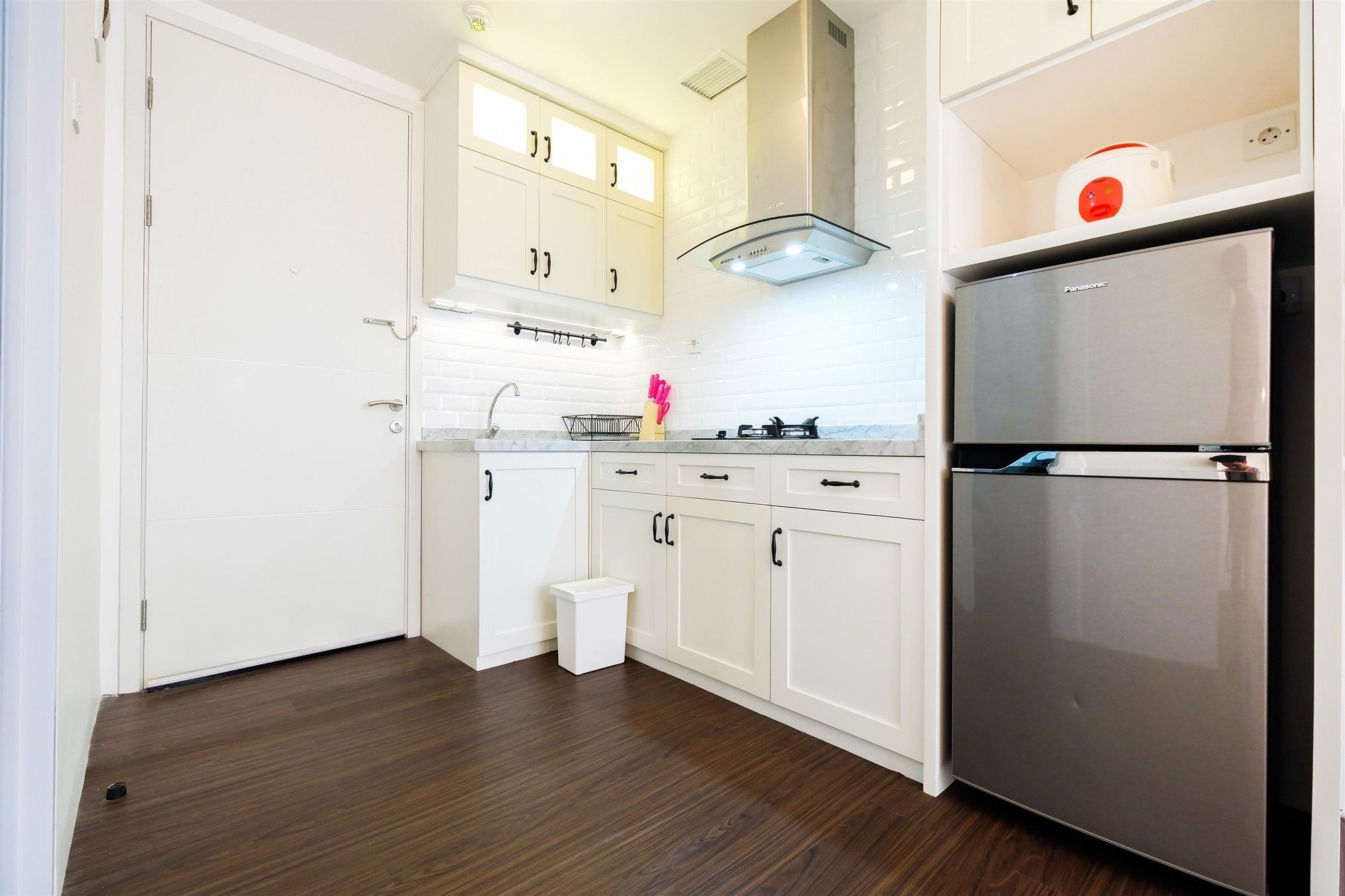 Minimalist At Bassura By Travelio Apartment *