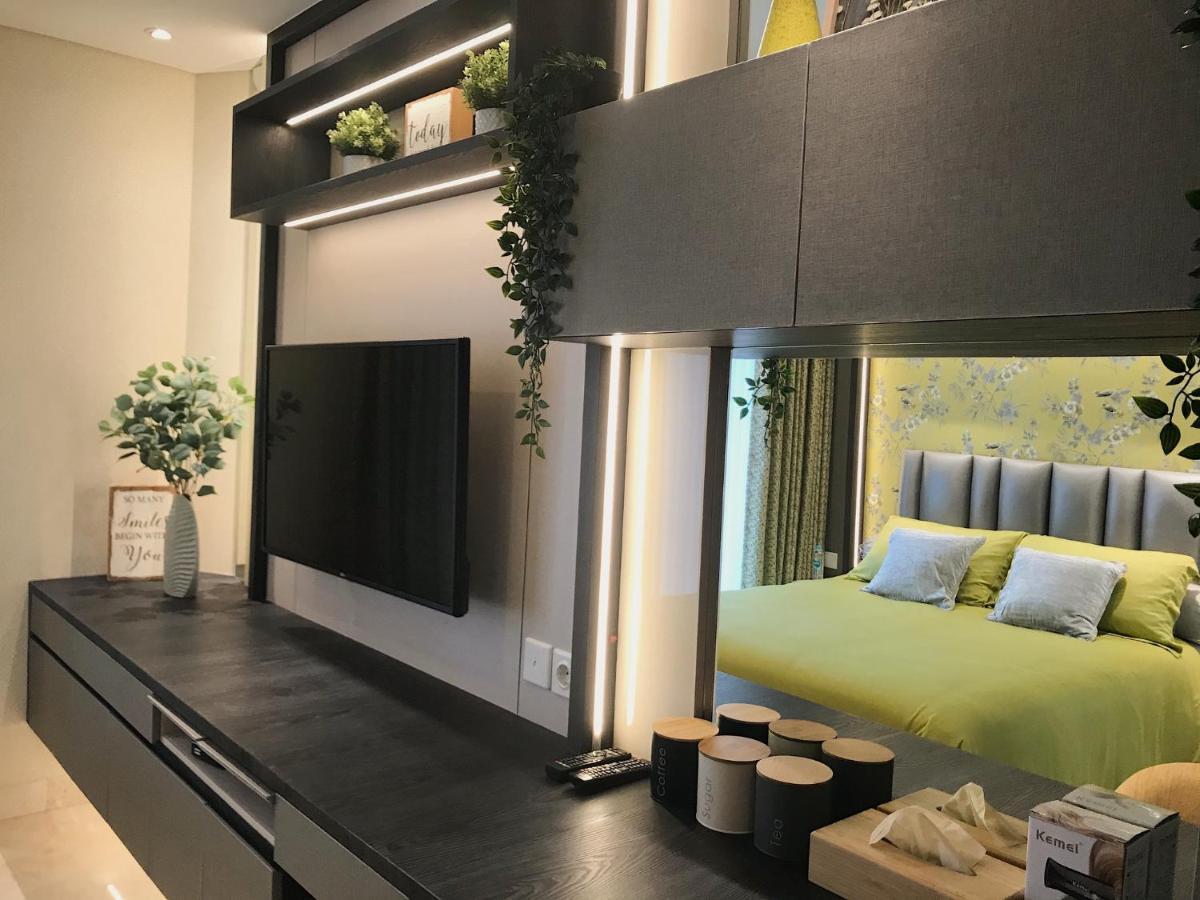 Apartment Gold Coast Pik Sea View By Longesuites Jakarta