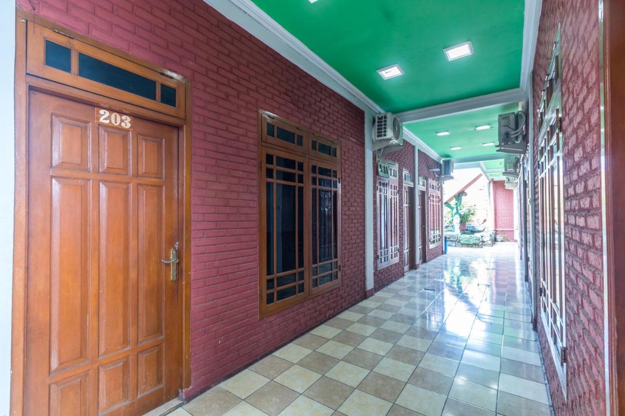 Oyo 1424 Guntary 2* Jakarta
