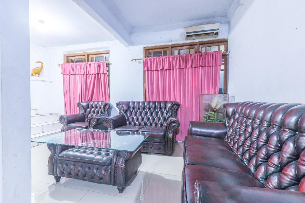 Hotel Oyo 1424 Guntary Jakarta